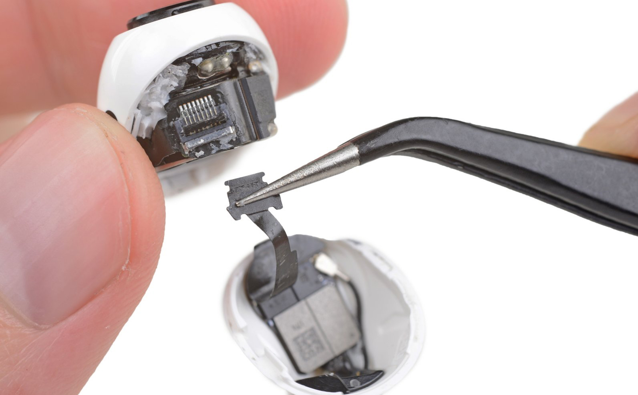 Thay thế linh kiện chính hãng cho airpod